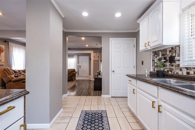 187 Wall Street, Pontiac, MI 48342