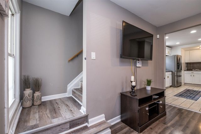 187 Wall Street, Pontiac, MI 48342