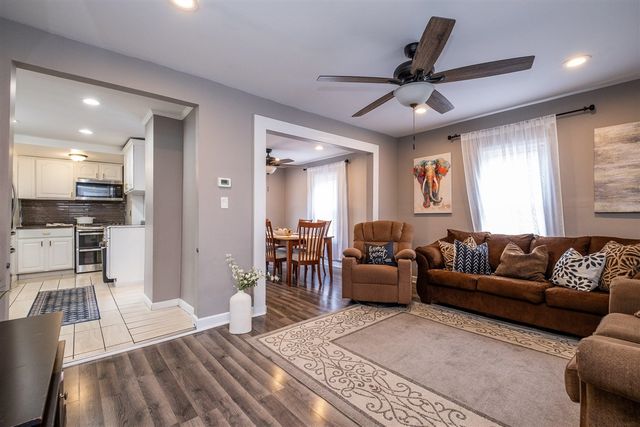 187 Wall Street, Pontiac, MI 48342