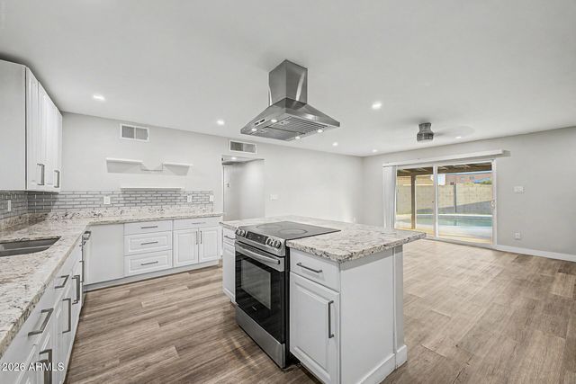 7332 N 17TH Avenue, Phoenix, AZ 85021