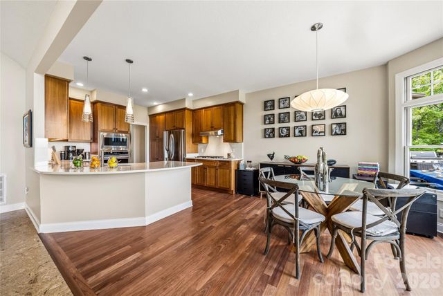 135 Crossvine Trail, Hendersonville, NC 28739