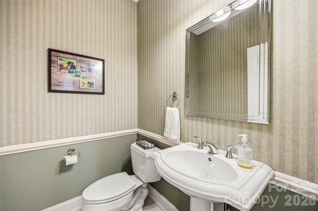 135 Crossvine Trail, Hendersonville, NC 28739