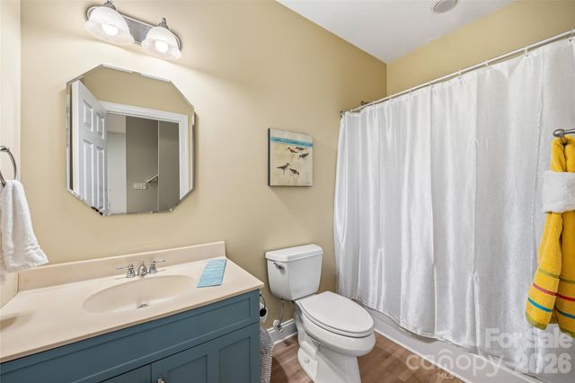 135 Crossvine Trail, Hendersonville, NC 28739