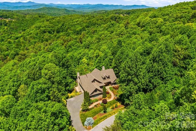 135 Crossvine Trail, Hendersonville, NC 28739