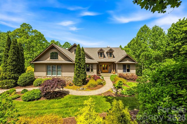 135 Crossvine Trail, Hendersonville, NC 28739