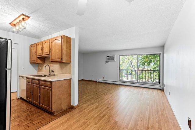 12864 Nicollet Avenue 202, Burnsville, MN 55337