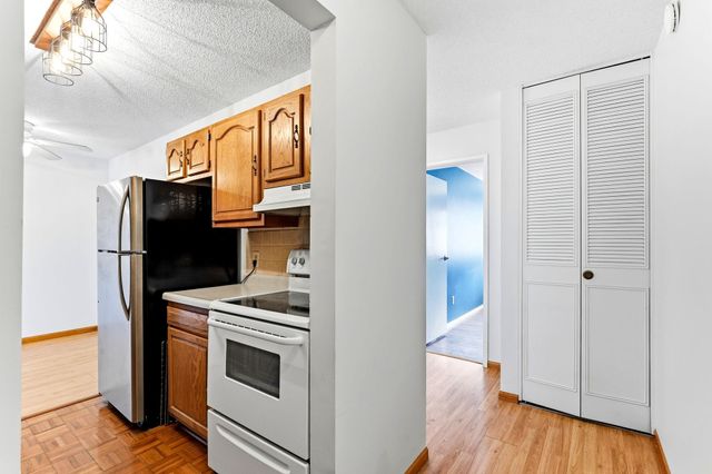12864 Nicollet Avenue 202, Burnsville, MN 55337