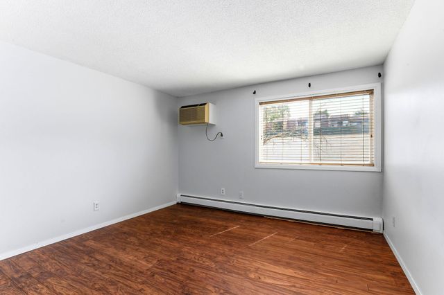 12864 Nicollet Avenue 202, Burnsville, MN 55337