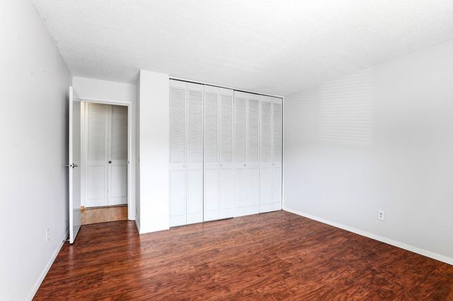 12864 Nicollet Avenue 202, Burnsville, MN 55337