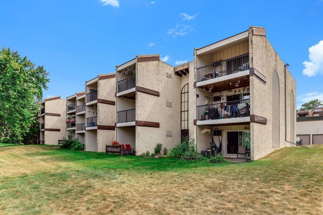 12864 Nicollet Avenue 202, Burnsville, MN 55337