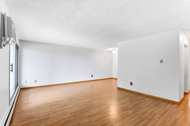 12864 Nicollet Avenue 202, Burnsville, MN 55337