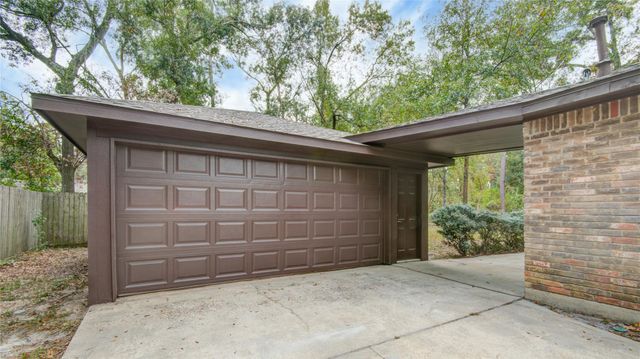 222 Ridgewood Drive, Spring, TX 77386
