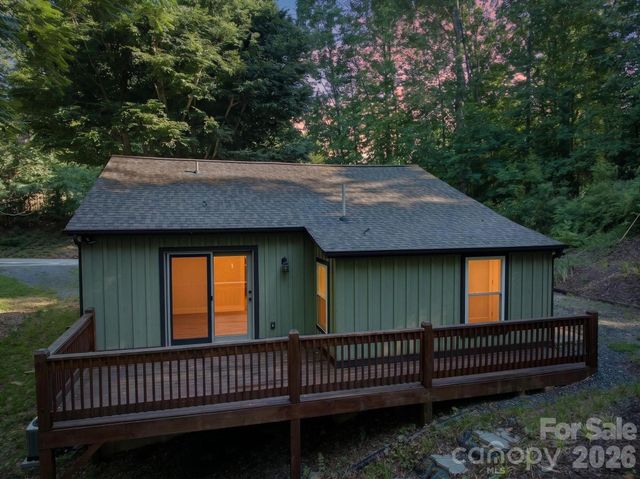 2448 Alfred Hartley Road, Lenoir, NC 28645