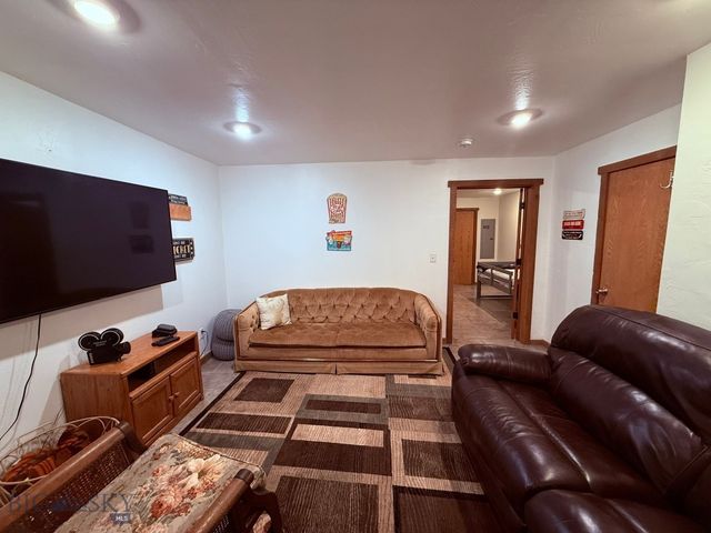 617 Fire Lane, Anaconda, MT 59711