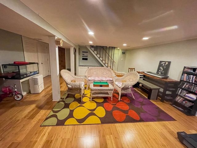 52 West Pond Rd, Plymouth, MA 02360