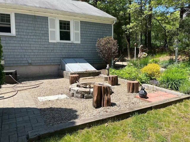 52 West Pond Rd, Plymouth, MA 02360