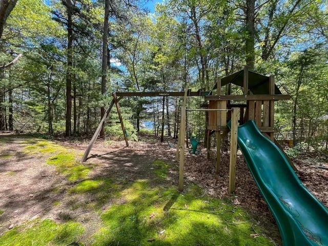 52 West Pond Rd, Plymouth, MA 02360