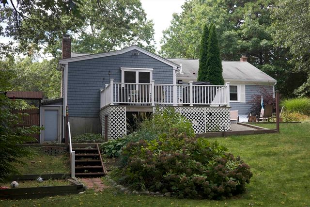 52 West Pond Rd, Plymouth, MA 02360