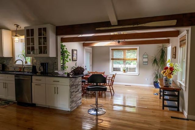 52 West Pond Rd, Plymouth, MA 02360