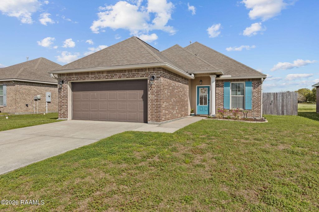 108 Timber Edge Drive, Youngsville, LA 70592