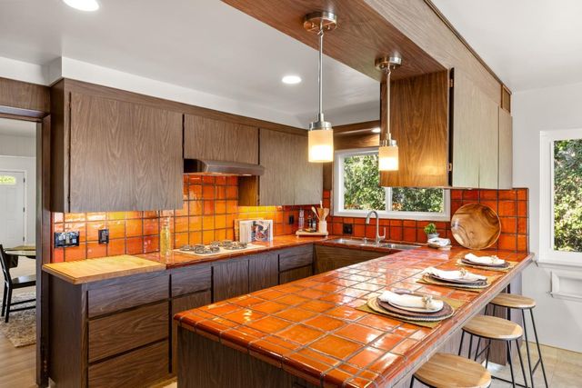 922 Maple Street, Pacific Grove, CA 93950