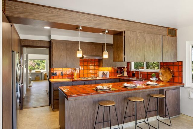 922 Maple Street, Pacific Grove, CA 93950