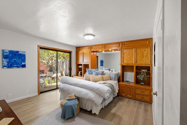 922 Maple Street, Pacific Grove, CA 93950