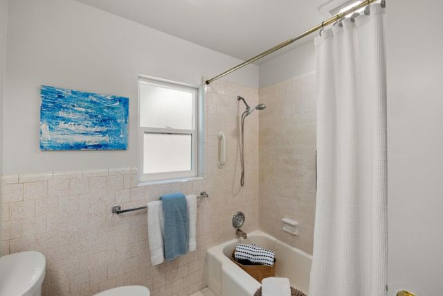 922 Maple Street, Pacific Grove, CA 93950