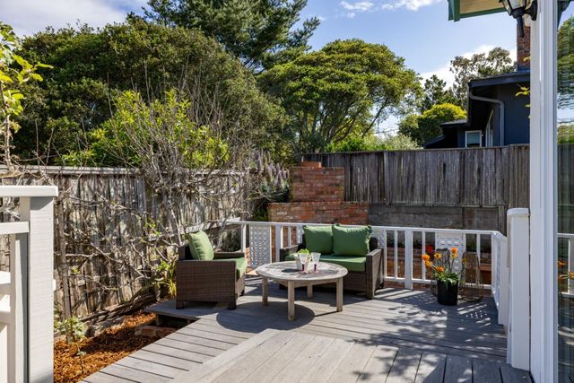 922 Maple Street, Pacific Grove, CA 93950