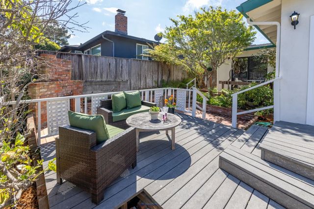 922 Maple Street, Pacific Grove, CA 93950