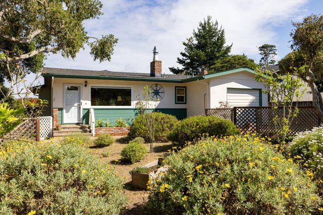 922 Maple Street, Pacific Grove, CA 93950