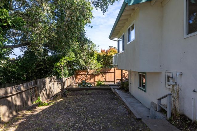 922 Maple Street, Pacific Grove, CA 93950