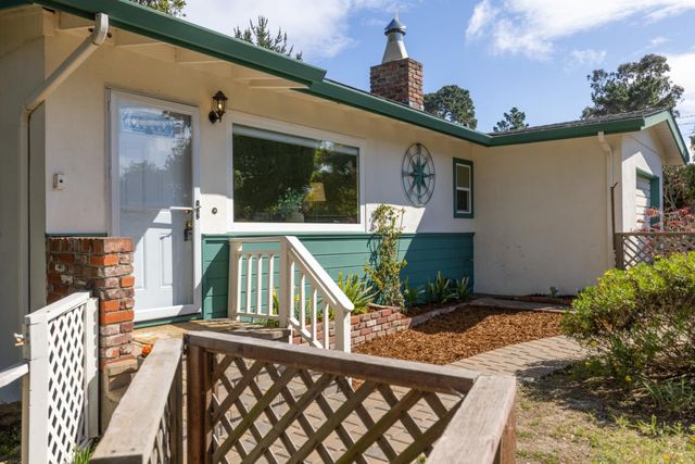 922 Maple Street, Pacific Grove, CA 93950