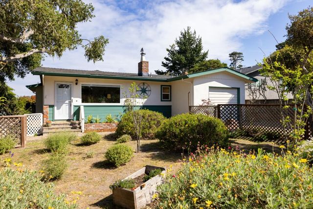 922 Maple Street, Pacific Grove, CA 93950