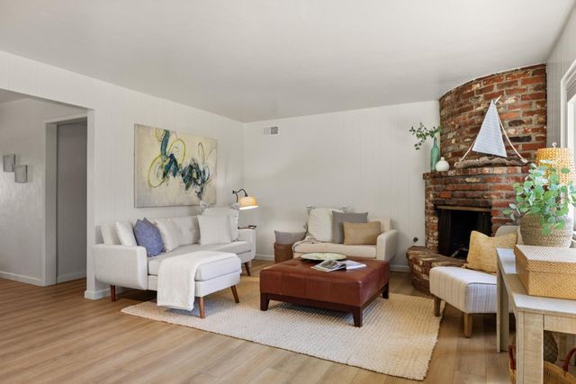 922 Maple Street, Pacific Grove, CA 93950