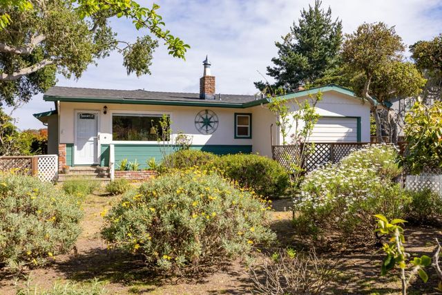 922 Maple Street, Pacific Grove, CA 93950