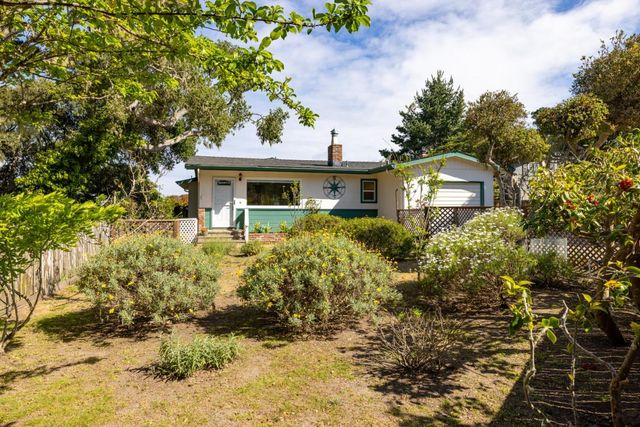 922 Maple Street, Pacific Grove, CA 93950