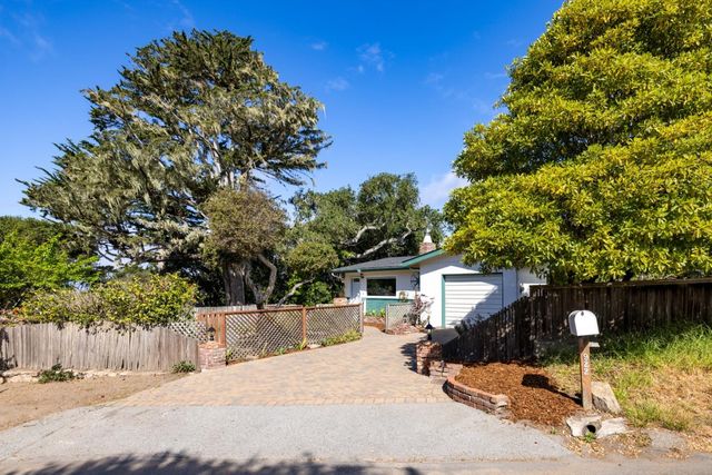 922 Maple Street, Pacific Grove, CA 93950