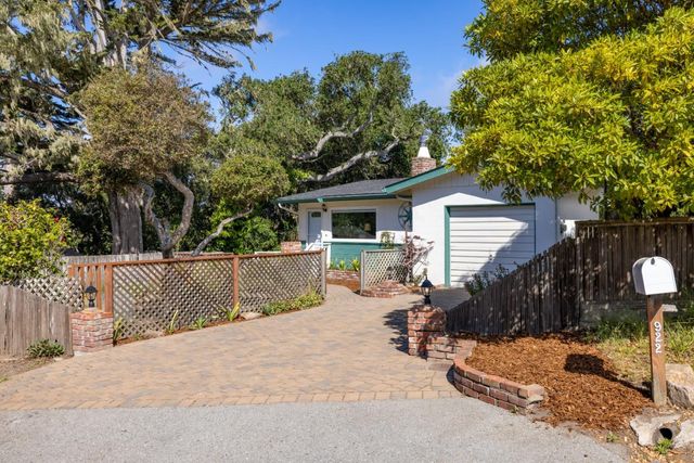 922 Maple Street, Pacific Grove, CA 93950