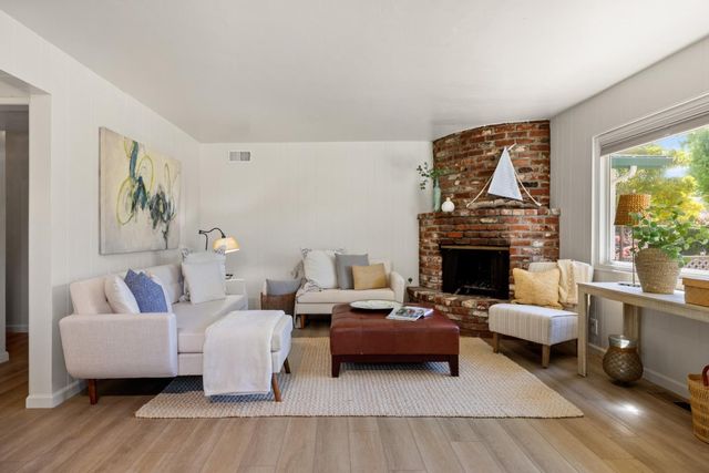 922 Maple Street, Pacific Grove, CA 93950