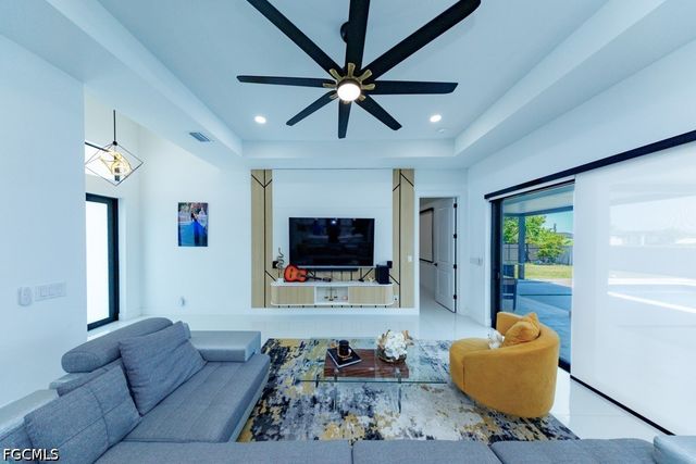 1007 NW 19th ST, Cape Coral, FL 33993