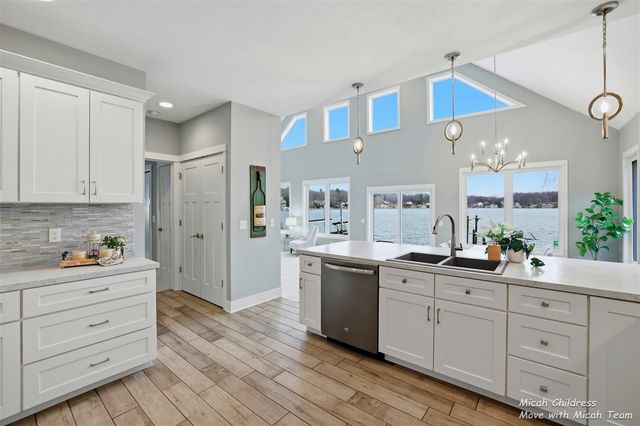 8563 Je Ne Be Drive, Rockford, MI 49341