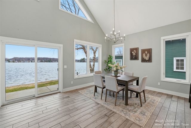 8563 Je Ne Be Drive, Rockford, MI 49341