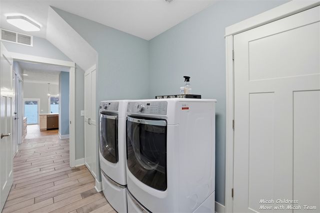 8563 Je Ne Be Drive, Rockford, MI 49341