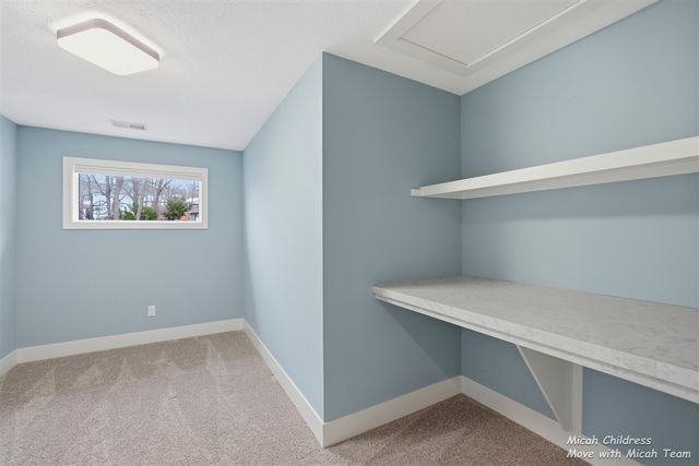 8563 Je Ne Be Drive, Rockford, MI 49341