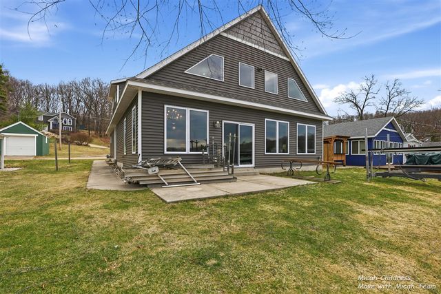 8563 Je Ne Be Drive, Rockford, MI 49341