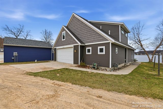 8563 Je Ne Be Drive, Rockford, MI 49341