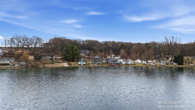 8563 Je Ne Be Drive, Rockford, MI 49341