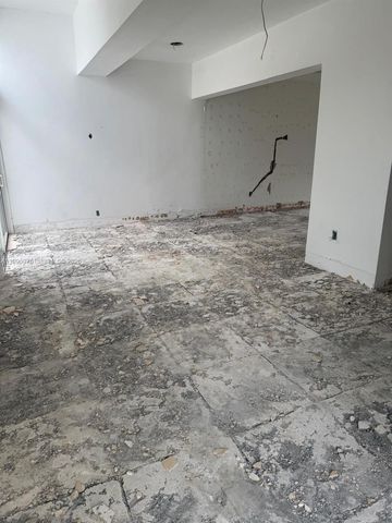 290 NW 125th Avenue, Miami, FL 33182