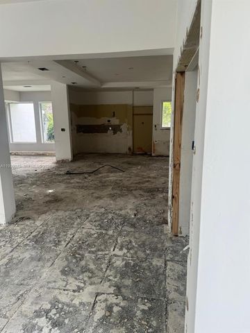 290 NW 125th Avenue, Miami, FL 33182